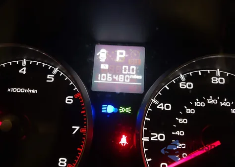 2014 Subaru Outback 2.5I Premium z USA, uszkodzony, nr VIN 4S4BRCCC8E3220140